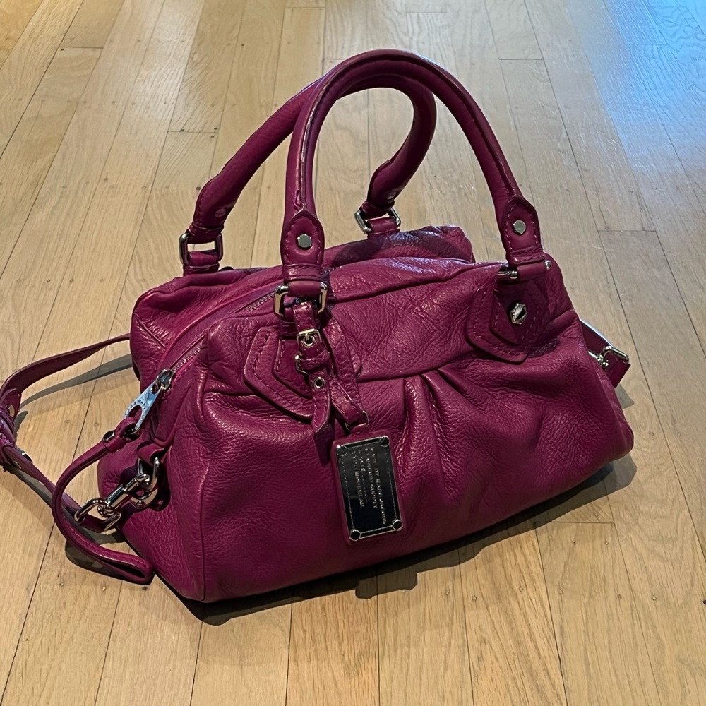 Marc by Marc Jacobs Fushia Leather handbag/purse